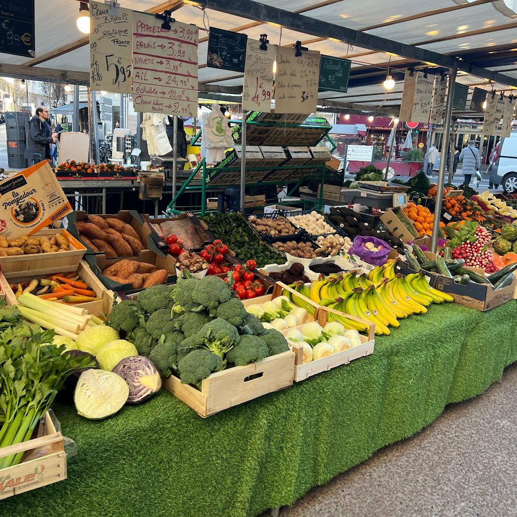 Marché Mairie d'Issy Centre Ville 1